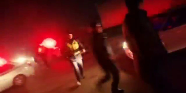 Ошто мас абалындагы айдоочу 3 унааны сүзүп, ок чыгарууга аргасыз кылган