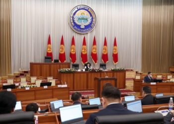 Жогорку Кеңеш парламент түзүмүн бекиткен жок, бул маселе жаңы жылдык майрамдардан кийин каралат