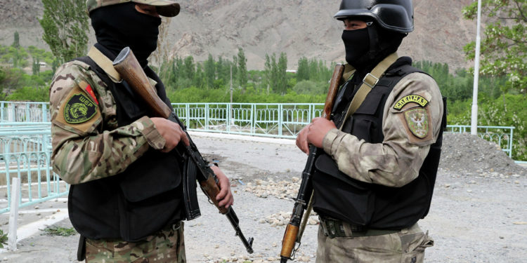 Баткенде чек арачылар күчөтүлгөн тартипке өттү