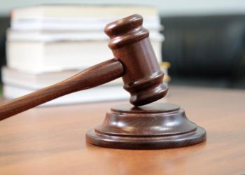 Шайлоонун алдын ала жыйынтыгы. Нурбек Алимбеков Шайлообек Атазовду сотко берди