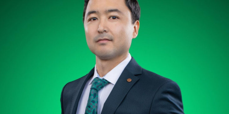 Текебаевге кол салуу. Кайрат Чокеев Коррупцияга каршы ишкердик кеңешинин курамынан чыгарылды