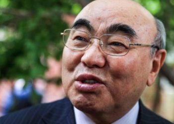 Аскар Акаев: «Менин Кыргызстанга болгон сапарым Владимир Путин менен Садыр Жапаровдун деңгээлинде макулдашылган»