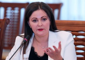 Текебаевге кол салуу. Парламент тергөө иштери боюнча күч кызматкерлеринин маалыматын угат