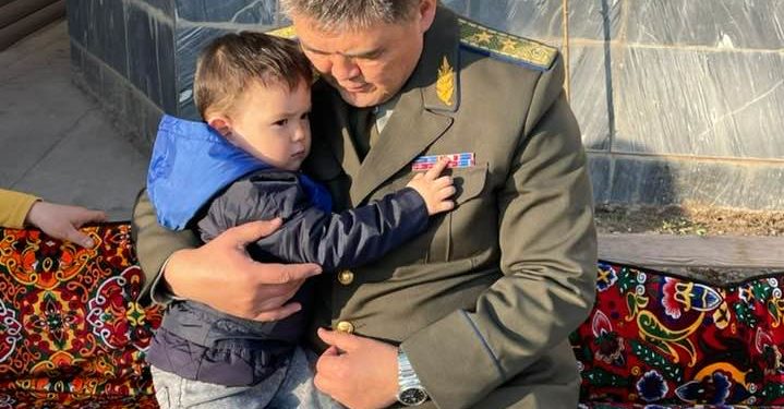 Ташиев небереси менен түшкөн жүрөк элжиреткен сүрөтүн жарыялады