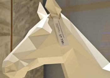 Садыр Жапаров Тарых музейиндеги аттарга илинген баалар боюнча: «Баасын илип туура кылыптырсыңар»