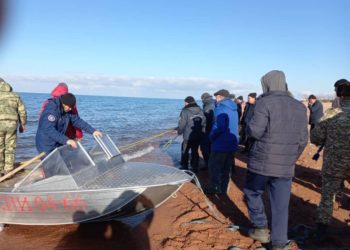 Ысык-Көлдө балык уулоого кеткен бойдон дайынсыз болуп жаткан 2 адамдын жансыз денеси табылды