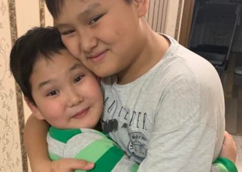 Сеид Атамбаев Камчыбек Ташиев жүктөгөн сүрөттү утурлай: «Менин балдарым сүйүктүү чоң атасы жок чоңоюп жатышат»