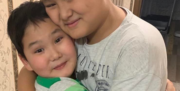 Сеид Атамбаев Камчыбек Ташиев жүктөгөн сүрөттү утурлай: «Менин балдарым сүйүктүү чоң атасы жок чоңоюп жатышат»