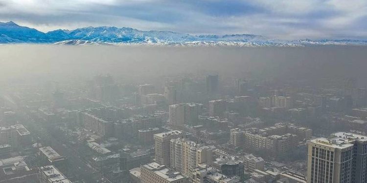 Бишкектеги түтүн. Жогорку Кеңеш Министрлер кабинети маселени чечпей жатканын билдирди