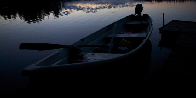 Ысык-Көлдө балык уулоого кеткен 73 жана 56 жаштагы кишилер 3 күндөн бери дайынсыз