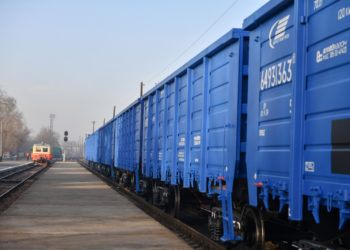 Кыргызстанга жүк ташуучу вагондордун биринчи партиясы келди