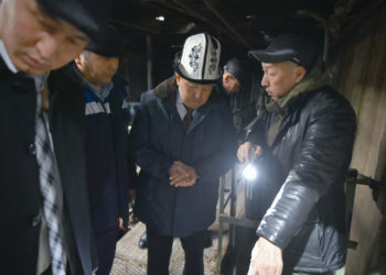 Акылбек Жапаров ЖЭБдин суу түтүгү жарылган станциясына барып келди