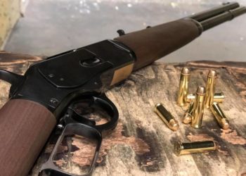 Ысык-Көлдө мылтык кезеп, май куюучу жайды тоноп кеткен делген жигиттер кармалды