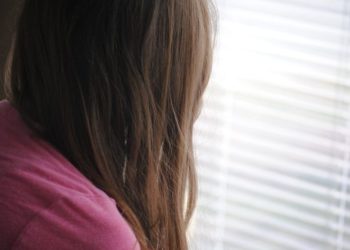 «Муунган абалда табылган». Бишкекте 24 жаштагы кыздын өлүмү боюнча милиция комментарий берди