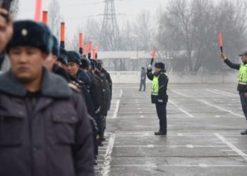 Кайгуулчуларга унааларды токтотуу үчүн «таякча» колдонууга уруксат берилди