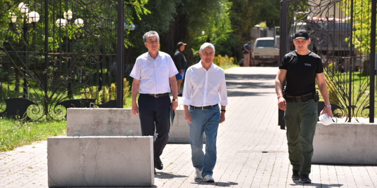 Адвокат Эдил Байсаловдун Кой-Таш окуясы боюнча жалган маалымат таратып жатканын айтты