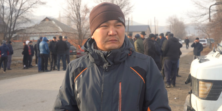 Сокулукта зордукталган кыздын атасы: “Мыкаачылык менен сабалып, зордукталган кызым ооруканада жатат”