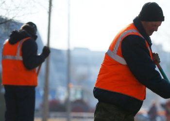 Москвада Кыргызстан менен Өзбекстандан барган мигранттар мушташты (видео)