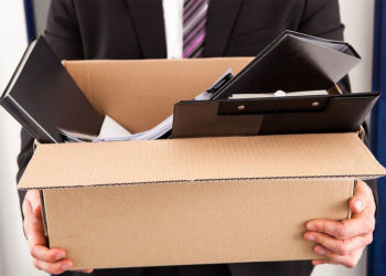 Эмдөөдөн өткөндүгү тууралуу сертификаттардын сатылышы. Бир нече адам кызматтан алынды