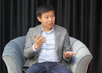 Токтогазиев: «Шайлоонун алдын ала жыйынтыгында пайыз 160ка чыгып, кийин 100гө жетпей калганы афёрага окшошууда»