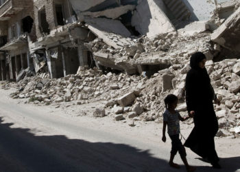 Туугандары Сирияда жүргөн жарандардын тобу Садыр Жапаров менен Камчыбек Ташиевге жолугууну өтүнүштү