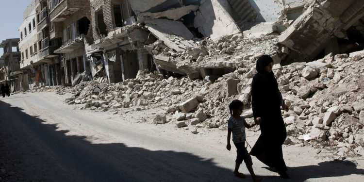 Туугандары Сирияда жүргөн жарандардын тобу Садыр Жапаров менен Камчыбек Ташиевге жолугууну өтүнүштү