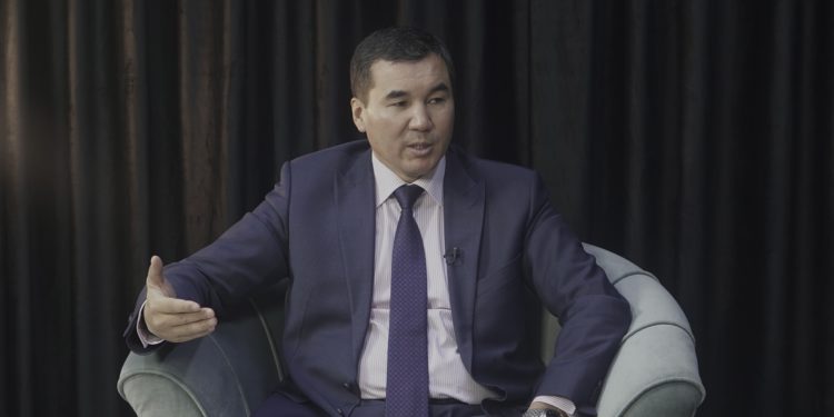 Узарбек Жылкыбаев: «Добуштарды кол менен саноого мөөнөт коюшкан эмес»