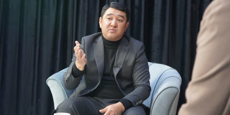 Калмаматов Келдибеков, Исаков, Текебаев жана Жолдошовага карата каршы көрсөтмө берип жатабы? Өзүнүн жообу