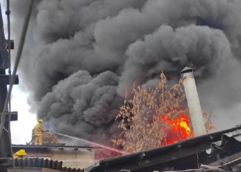 Күйүүчү майдын кампасынын өрттөнүшү. Бишкек мэри чукул жыйын өткөрөт