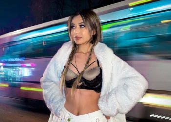 Блогер Ажара: «Ачык кийинген жаман эмес, табигый нерсени көрсөтүү нормалдуу нерсе»