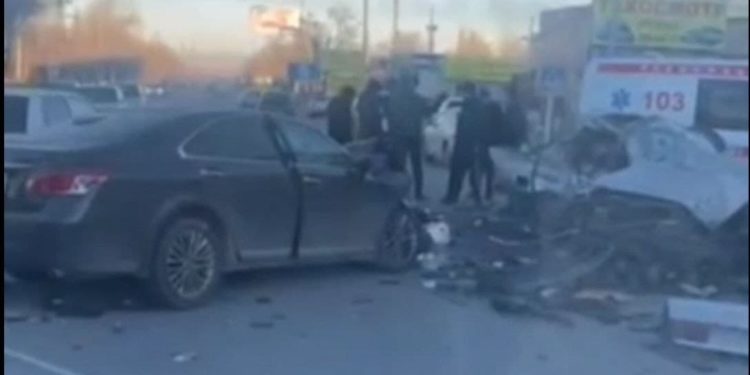 Бишкекте 3 унаа сүзүштү. Жабыркагандар бар (видео)