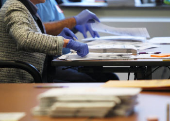 “Бүтүн Кыргызстан” партиясы добуштарды кайра саноо боюнча арызын кайтарып алды