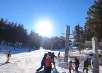 Караколдогу лыжа базасында асма жол артка айланды (видео)