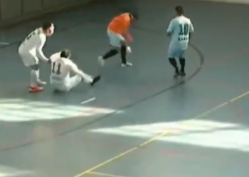 Садыр Жапаровду футболдо сүзүп кулаткан Рустам Сагыналиев: «Мен атайын кылган жокмун, командамды коргош керек болду»