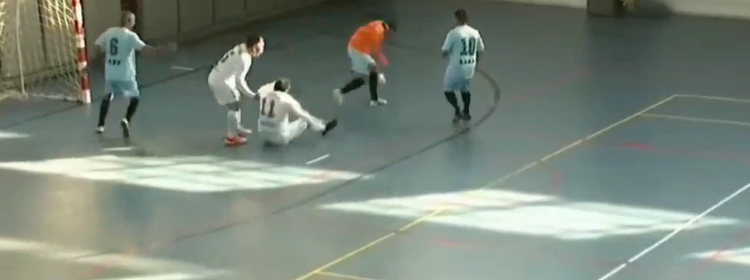 Садыр Жапаровду футболдо сүзүп кулаткан Рустам Сагыналиев: «Мен атайын кылган жокмун, командамды коргош керек болду»