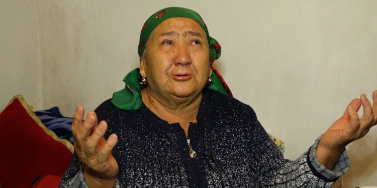 “Качан бизди өлтүрүп коюшат деп сарайда жашынып отурдук” дейт Сокулукта кыз зордуктады делген шектүүнүн жакындары