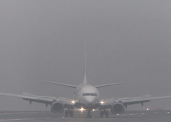 «Манас» аэропортунда туман тарап, учактар учуп жана коно баштады