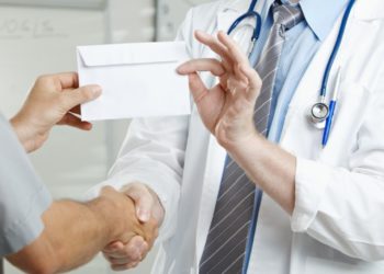 Эмдөөдөн өткөндүгү тууралуу сертификаттардын сатылышы. Министрлик кызматтык иликтөө жүргүзөт