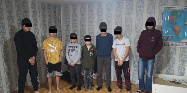 Жашы жете элек балдарга “Хизб-ут-Тахрир” уюмунун идеологиясын үйрөткөн жаран кармалды