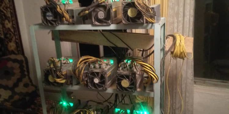 Чолпон-Ата райондук электр тармактарынын башчысы криптовалютаны өндүрүү үчүн майнинг ферма уюштурган