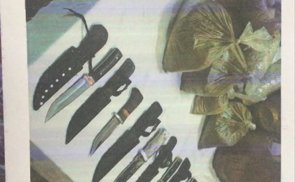 «Гашиш, бычак, спирт ичимдиктери…» Молдовановкадагы түзөтүү мекемесинен дагы эмнелер табылды?