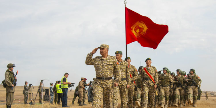 «Бирге-Вместе» партиясы: «Кыргыз аскерлерин Казакстанга жөнөтүү боюнча президентти колдоо керек»