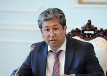 «Кумтөр иши» боюнча кармалган Данияр Нарымбаев эч жакка кетпөө тил каты менен бошотулду