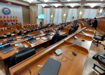 Кворум топтолгон жок. Жогорку Кеңештин жыйыны эртеңкиге жылдырылды