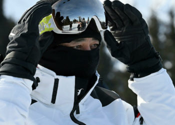 Жапаров кыска мөөнөттүү эмгек өргүүгө чыкты