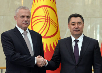 Президент Садыр Жапаров ЖККУнун башкы катчысы менен телефон аркылуу сүйлөштү