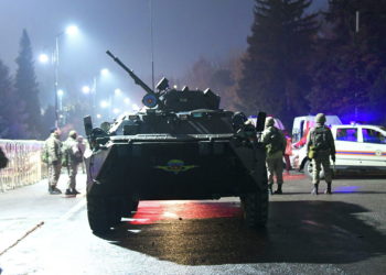 Казакстандагы митингдер. Токаев эскертүүсүз ок чыгарууга буйрук берди