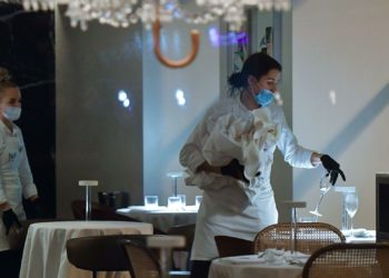 Кафе-ресторанда кишинин саны 50дөн ашпасын. Чүй облусунда чектөөлөр киргизилди