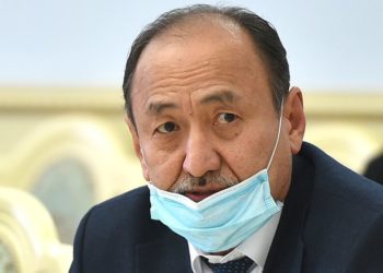 Министр: «Жакынкы апталарда коронавирус жуктургандар кескин көбөйүшү мүмкүн»