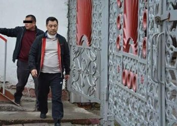 Бейшеналиев Садыр Жапаровдун моюну кесилип, канжалаган окуясы тууралуу: «Балдарына жардам берейин деген»